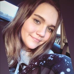 Meet your Posher, Caroline